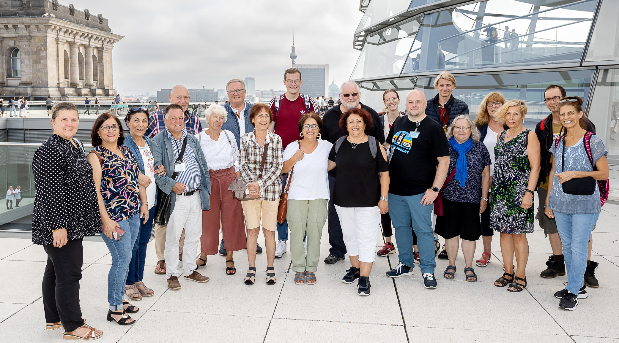 Gruppenfoto der Besuchergruppe eines Abgeordneten im Deutschen Bundestag in Berlin.