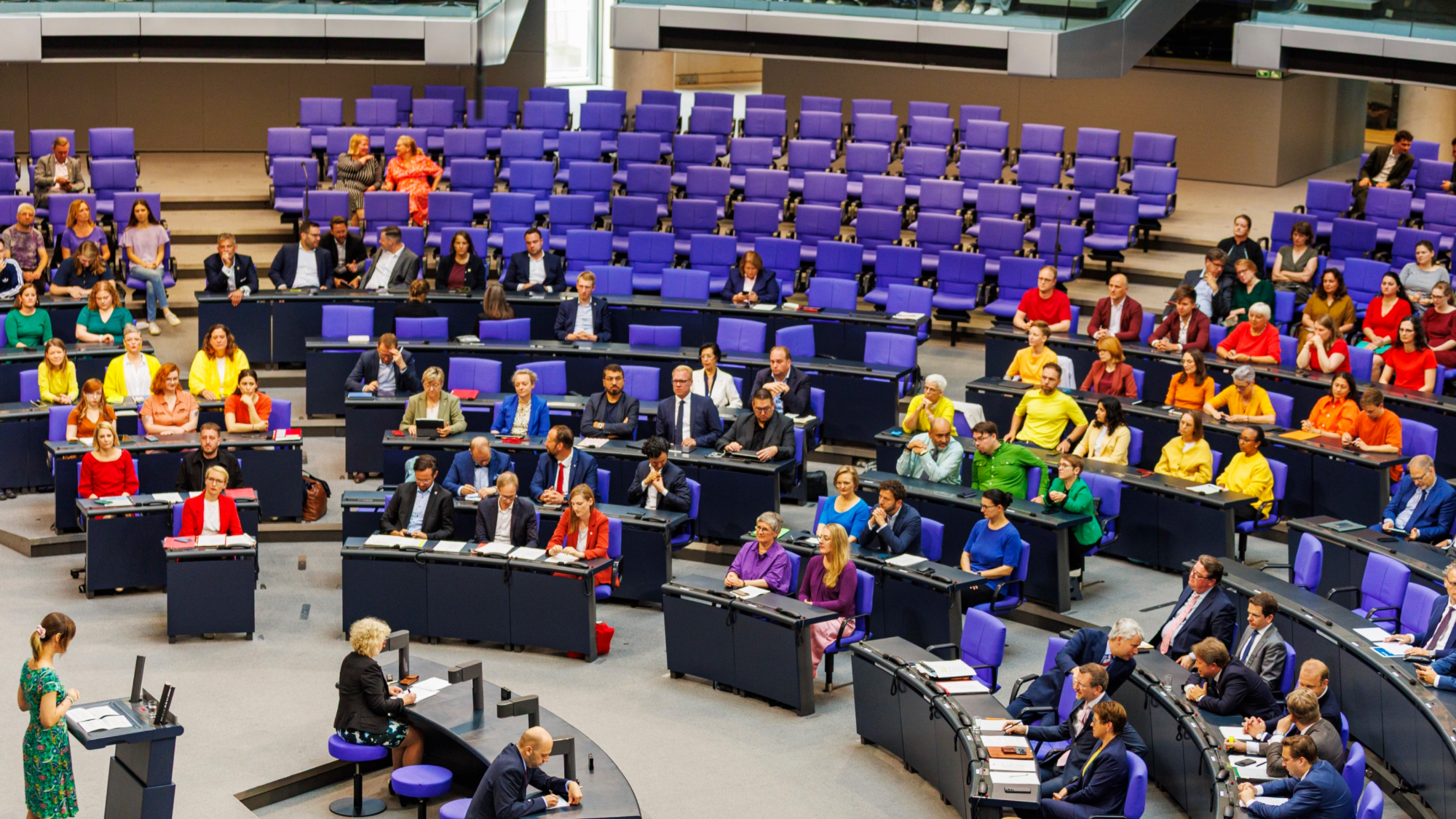 Regenbogenfahne im Bundestag